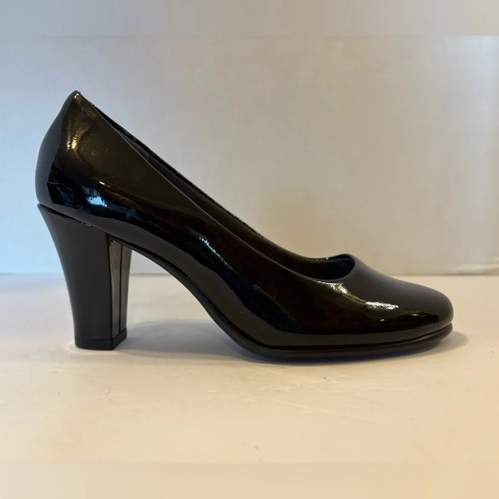 Aerosoles Dolled Up black patent leather block heels shoes size 7W